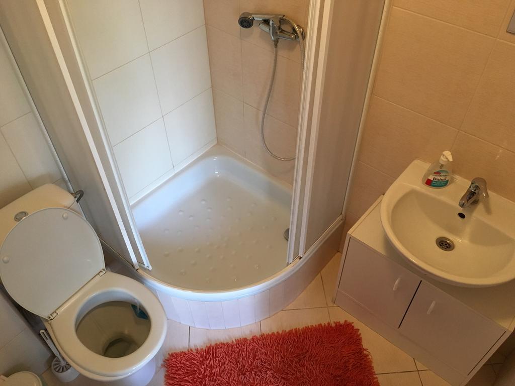 Apartmanovy Dom คราลิกี ภายนอก รูปภาพ